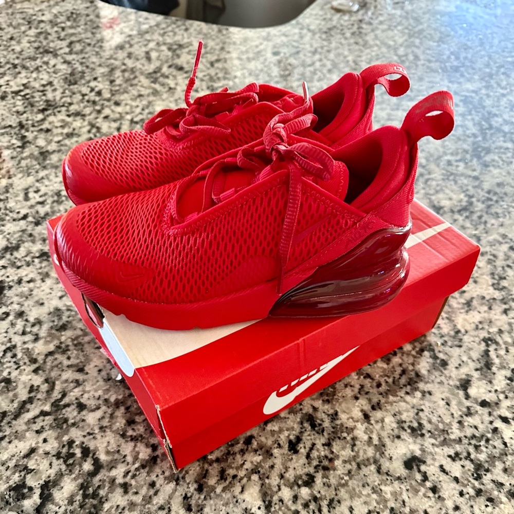 Brand new in box! Little kids Nike Airmax 270 Size 13